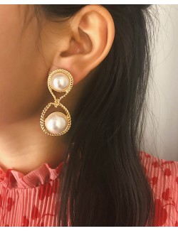 Vintage golden metal earrings zinc alloy
