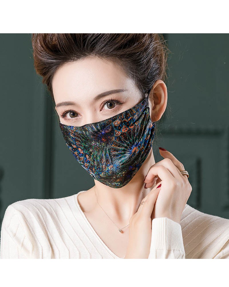 Peacock pattern printed mulberry silk face mask